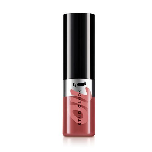 Glow Lip Oil Studio Look